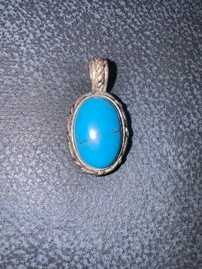 Turquoise Blue Oval Pendant Necklace - silver Style Setting